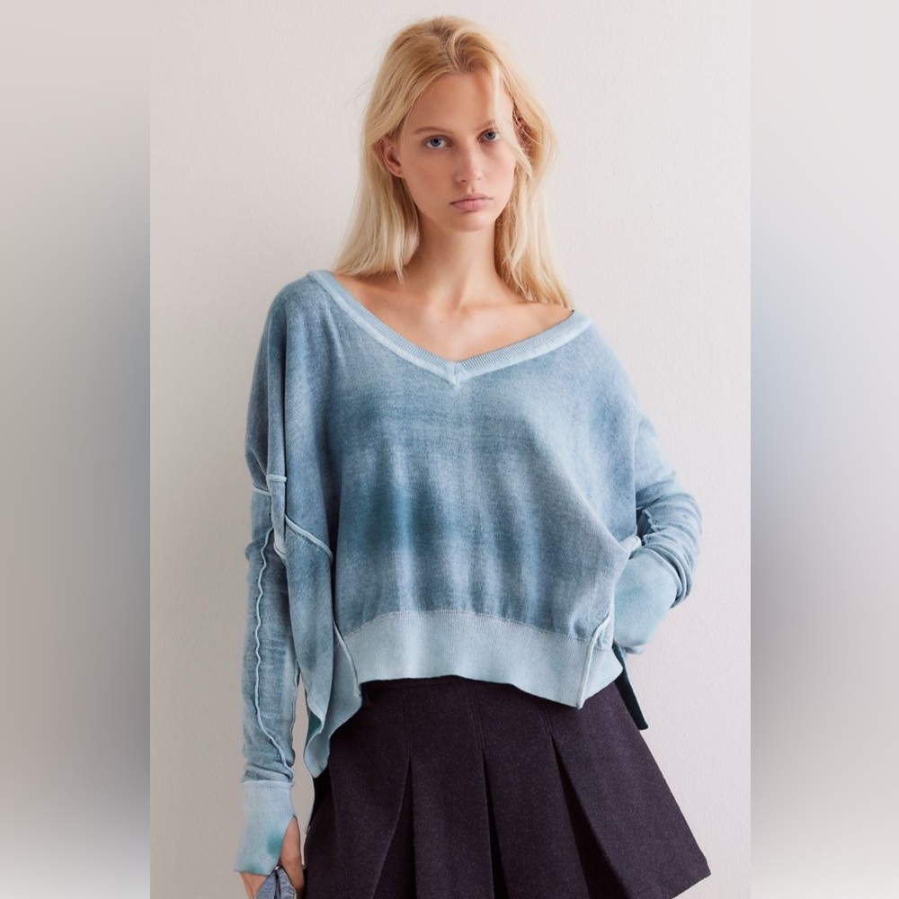 NWT we the free Free People Gibson V Neck pullover Rainforest blue green Large